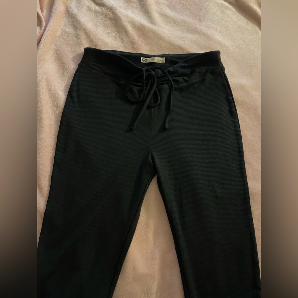 SO blacked flared leggings